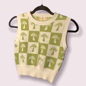 mushroom sweater vest never worn in perfect condition size xs